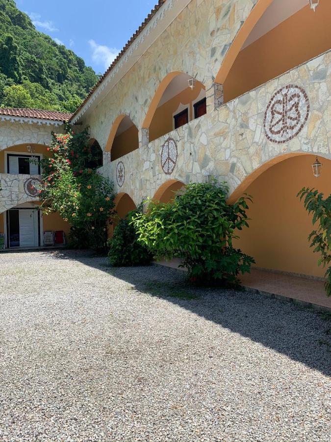 Pousada Casa De Pedra Boicucanga Bagian luar foto